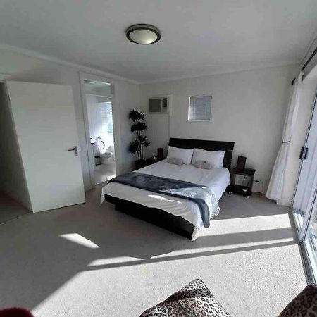 Waterfront - 1 South Quay Lovely Two Bed On Water 克尼斯纳 外观 照片
