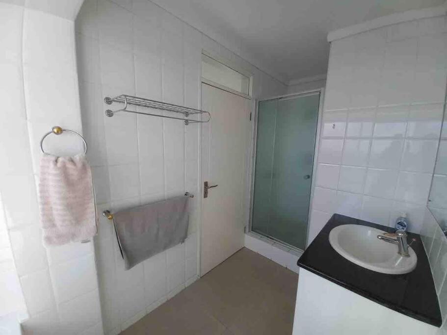 Waterfront - 1 South Quay Lovely Two Bed On Water 克尼斯纳 外观 照片