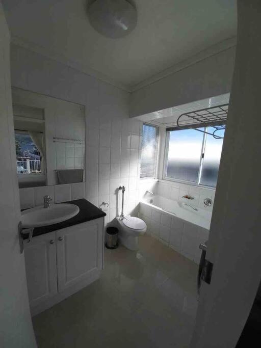 Waterfront - 1 South Quay Lovely Two Bed On Water 克尼斯纳 外观 照片