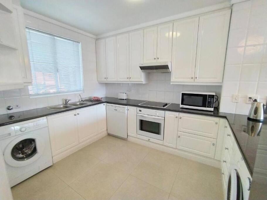 Waterfront - 1 South Quay Lovely Two Bed On Water 克尼斯纳 外观 照片